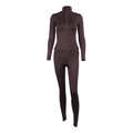 Detail von brauner Sportjacke mit Stehkragen und Yogahose mit hoher Taille im Set - S / Braun