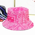 Detail eines rosa Anglerhuts mit Paisley-Muster und breiter Krempe als Sonnenschutz - M(56-58cm) / Fuchsia