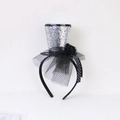 Dettaglio cerchietto mini cappello da strega con paillettes argento pizzo e rosa - Taglia unica / Fiore Argento con Rete