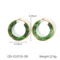 Détail de boucles d'oreilles créoles marbre vert et bordure dorée, 4,35 x 4,14 cm - 4cm Résine Verte Motif Marbre Créoles