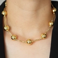 Collana con perle e sfere placcate oro 18k lucido per un look minimalista ed elegante - DN240552-A Stile Perla Rotonda Oro