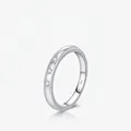 Polierter S925 Sterlingsilber Ring mit drei funkelnden runden Zirkonia-Steinen - US Größe 5 / Silber