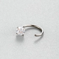 Anneau de nez en titane argenté en forme de C avec zircone cubique serti à quatre griffes - 6mm Argent (Pièce Unique)