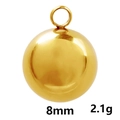 Détail d'un pendentif boule en acier doré 8mm pesant 2,1g avec une finition lisse et polie - 8mm / Or
