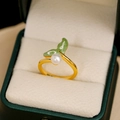 Anello regolabile dorato con design in smalto foglia e perla naturale d'acqua dolce - Oro 16K Verde Perla + Bianco