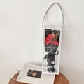 Bouquet di garofani di sapone rossi in carta nera e scatola regalo trasparente con manico - Garofano Rosso Con Confezione Regalo