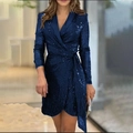 Abito a portafoglio blu navy con paillettes lucide, maniche lunghe e vita aderente - Blu navy / Taglia S