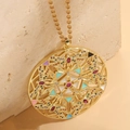 Collana a catena in acciaio al titanio dorato con pendente a libellula e zirconi colorati - XL2148-2 Grande Disco Rotondo
