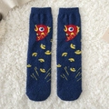 Chaussettes d'hiver en polaire corail bleu marine avec motifs de carpe rouge et lingot d'or - Taille unique / Abondance Chaque Année (Bleu Marine)