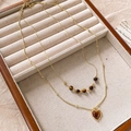 Collana a doppio strato dorata con perle barocche occhio di tigre e ciondolo a cuore - Collana con perline a doppio strato con ciondolo a cuore in occhio di tigre - circa 48 cm