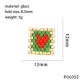 Détails de la perle en verre en forme de cœur avec dimensions et caractéristiques - Carré Cœur Vert/Or/Rouge (P06052)