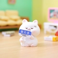 Figurine de chat blanc mignon avec panneau bleu pour décor de guidon de vélo électrique - Chat Blanc Sans Voix (1188-35) / Pièce Unique / Blanc
