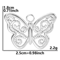 Detalle del colgante de mariposa con altura 1,8cm ancho 2,5cm y peso especificado de 2,2g - Colgante / Color Acero