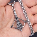 Collana con ciondolo a balestra in acciaio inossidabile vintage con finitura argento rustico - Freccia di balestra + Catena in Acciaio