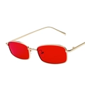 Occhiali da sole quadrati in metallo dorato con lenti rosse e montatura sottile vintage - Montatura Dorata Lenti Rosse