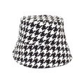 Dettaglio del motivo pied-de-poule intrecciato su un cappello alla pescatora bianco e nero - M (56-58cm) / Nero