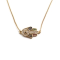 Goldene Hamsa-Hand-Halskette mit bunten Zirkoniasteinen auf weißem Hintergrund - Box-Kette/40+5CM / Gold Bunter Zirkonia