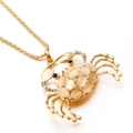 Collier pendentif crabe doré avec pierres opales et cristaux brillants pour femme - Crabe en Œil de Chat Beige