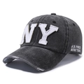 Berretto da baseball grigio scuro lavato vintage con ricamo NY e visiera distressed - Nero