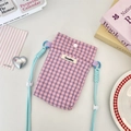 Custodia per telefono a scacchi rosa con tracolla in corda blu e etichetta Sozakka - Quadri Blu Rosa Increspati