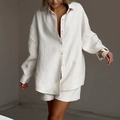 Witte linnen-stijl tweedelige set met oversized overhemd en bijpassende korte broek - S / Wit