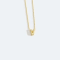 Minimalistische 18K Goldkette mit Buchstaben-U-Anhänger und feiner O-Kette - Buchstabe A