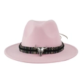 Dettaglio del cappello fedora rosa con fascia tessuta colorata e fregio testa di toro - Adulto 58cm Taglia Unica / Rosa Chiaro