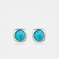 Orecchini a perno quadrati in argento s925 con pietre di opale blu-verde su sfondo bianco - Argento Sterling 925 (Opale Blu)