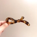 Tortoiseshell patterned bow-shaped hair clip with a glossy finish for high ponytails - Bow / Dark Coffee