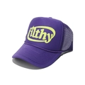 Détail de la casquette trucker violette avec mesh respirant et logo filthy vert imprimé - Violet