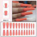 Dettaglio del set di 24 unghie finte lunghe opache arancione corallo a bara - Arancione Corallo (CBLM-31)