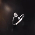 Verstellbarer S925 Silberring mit Zirkonia-Buchstabe S und einem funkelnden Stein - S