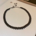Eleganter mehrlagiger schwarzer Strass-Choker mit verstellbarem Karabinerverschluss für Damen - Einheitsgröße (37.4cm) / Schwarz