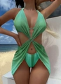 Detalle del bikini verde de tres piezas con hebilla de corazón de strass y falda de malla - S / Verde matcha