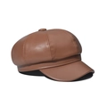 Detailansicht einer braunen Vintage-Schirmmütze aus PU-Leder mit Mehrfeldnähten - Verstellbar / Hellkaffee
