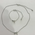 Parure de bijoux argentée avec collier et bracelet fine chaîne à pendentif cœur et lettre V - Lettre V Style (1051) / Argent