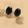 Orecchini a perno ovali classici con pietre nere e montatura a quattro griffe color argento - Nero (Base Argento)