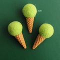 Tre coni gelato fatti a mano in feltro verde matcha con trama waffle, dimensione 3 cm - 3cm / Gelato Verde Matcha 3 Pezzi