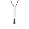 Collana minimalista in acciaio al titanio argento con ciondolo telescopico nero su sfondo bianco - Cornice Esterna Argento con Nucleo Interno Nero Stile a Incastro (MP559+MP558)