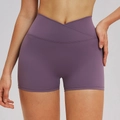 Donkerpaarse yoga shorts met een stijlvolle gekruiste V-vormige hoge tailleband ontwerp - S / Bonenpasta Paars