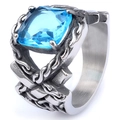 Detalle de anillo retro de acero inoxidable con gema azul cuadrada de corte facetado - US 7 / Piedra Azul Clara