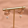 925 silver natural freshwater pearl earrings with gold-plated wire-wrapped round disc - Wrinkled Studs