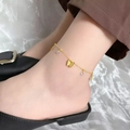 Goldene Fußkette mit Schmetterlingsanhänger und glitzernden Strasssteinen für Damen - Mattierter Schmetterling Strass / Gold