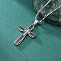 Collar de cruz de plata cepillada con detalles de engranajes mecánicos y cuentas - Colgante de Acero y Negro con Cadena de Bolas de Acero