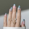 3D cat eye kunstnagels met schelpsluiting textuur en elegante parel accenten op de nagels - 3D Blauwe Kattenoog Schelp Stijl(JP3904)