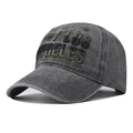 Dettaglio del ricamo 3D Los Angeles sul cappello grigio lavato in stile vintage - Regolabile / Verde Militare