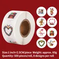 Rouleau de 500 autocollants de Noël 2,5cm avec motifs Père Noël et rennes festifs - B1-072BSD (Rouge et Blanc Classique)