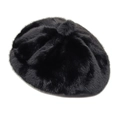 Dettaglio della trama in pelliccia nera e del pompon sulla parte superiore del berretto - M(56-58cm) / Nero