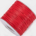 Vue macro du cordon en polyester ciré rouge pour la couture du cuir et bijoux DIY - 2,0mm x 5m / Rouge