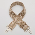 Tracolla etnica larga con motivo jacquard geometrico champagne e fibbie metalliche - No. 725 Gancio Dorato